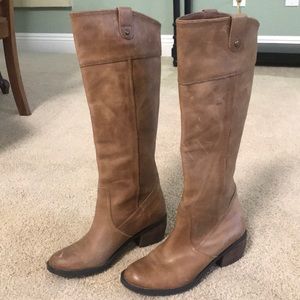 Gianni Bini brown leather boots